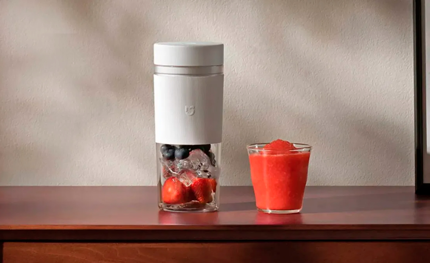 Ni Cecotec ni Moulinex: la nueva minibatidora de Xiaomi es muy barata y perfecta para hacer frapés