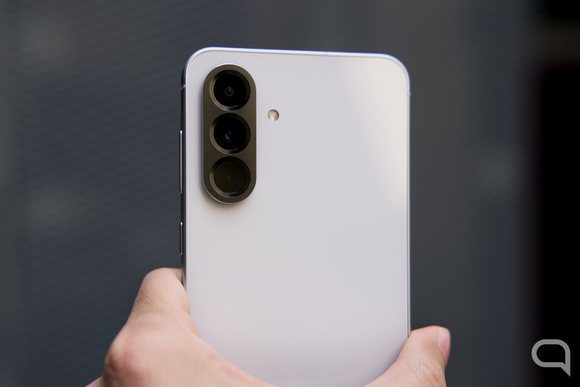 El Galaxy A57 está a la vuelta de la esquina y una nueva filtración lo muestra al completo