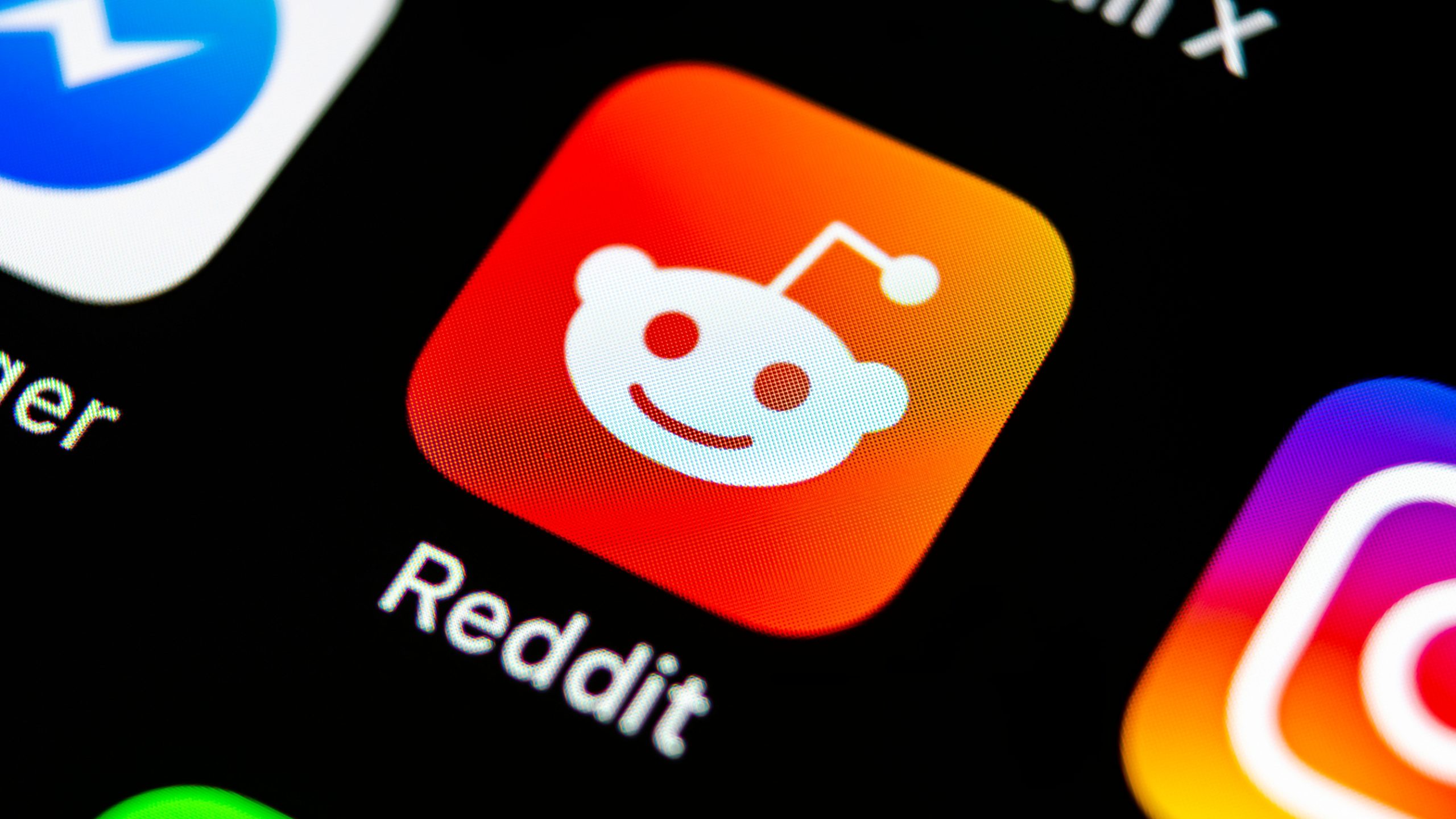 Usar Reddit desde el móvil se está volviendo imposible si no instalas la app oficial