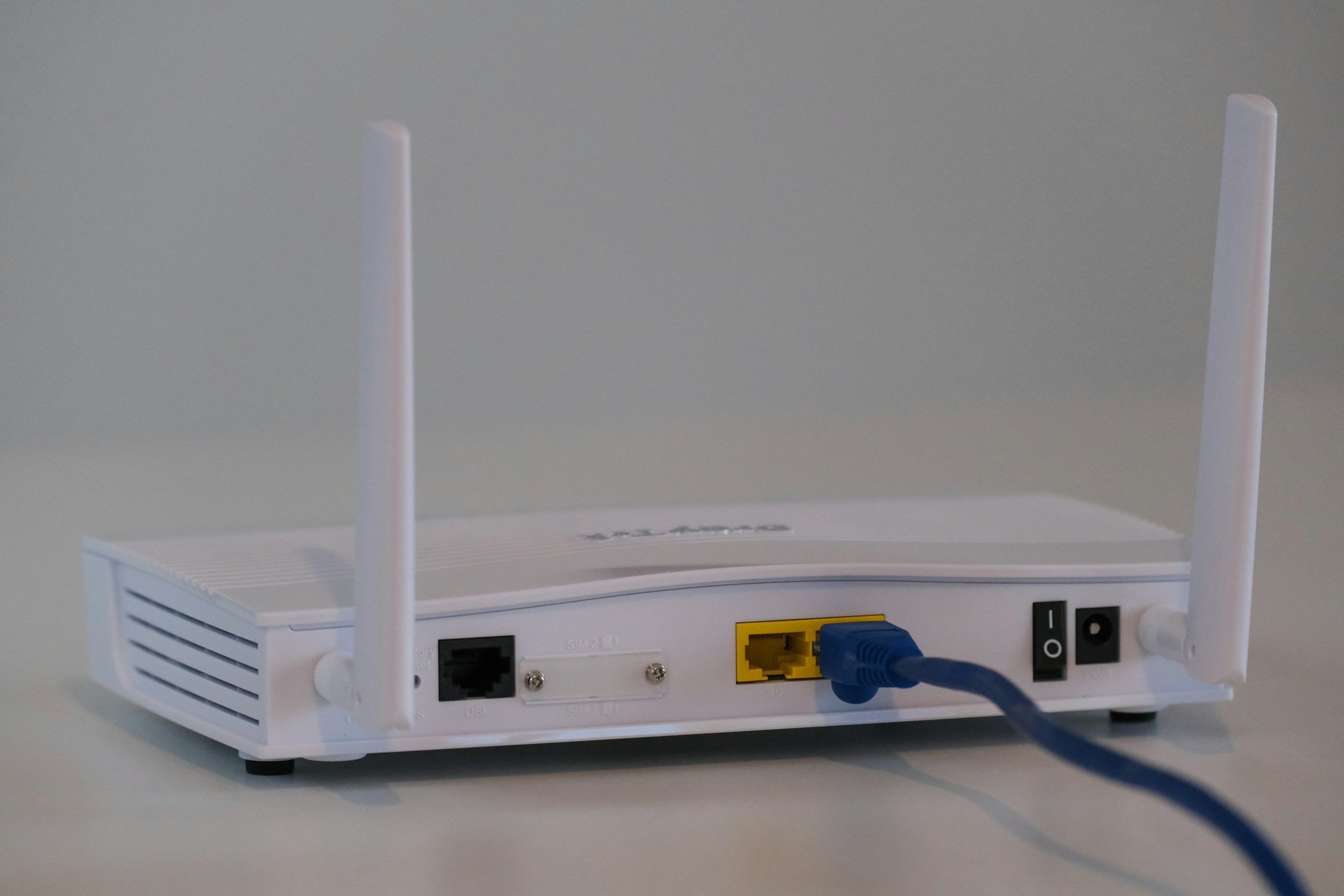 Bofetón a Huawei, ZTE y las telcos: Europa quiere prohibir la instalación de routers chinos en tu casa